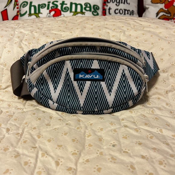 Kavu Bags Kavu Fanny Pack Poshmark